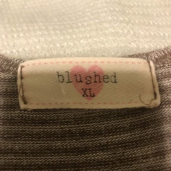 Striped tee - v-neck& faux belt trim. - Picture 6 of 6